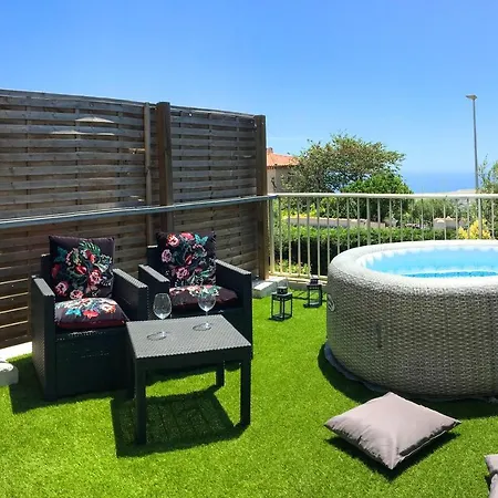 - Vue Mer - Jacuzzi, Parking