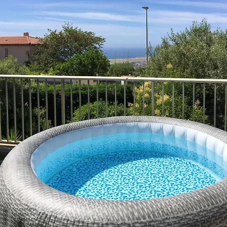 - Vue Mer - Jacuzzi, Parking